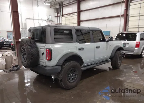 2024 Ford Bronco Wildtrak z USA, uszkodzony, nr VIN 1FMEE2BP2RLA23042